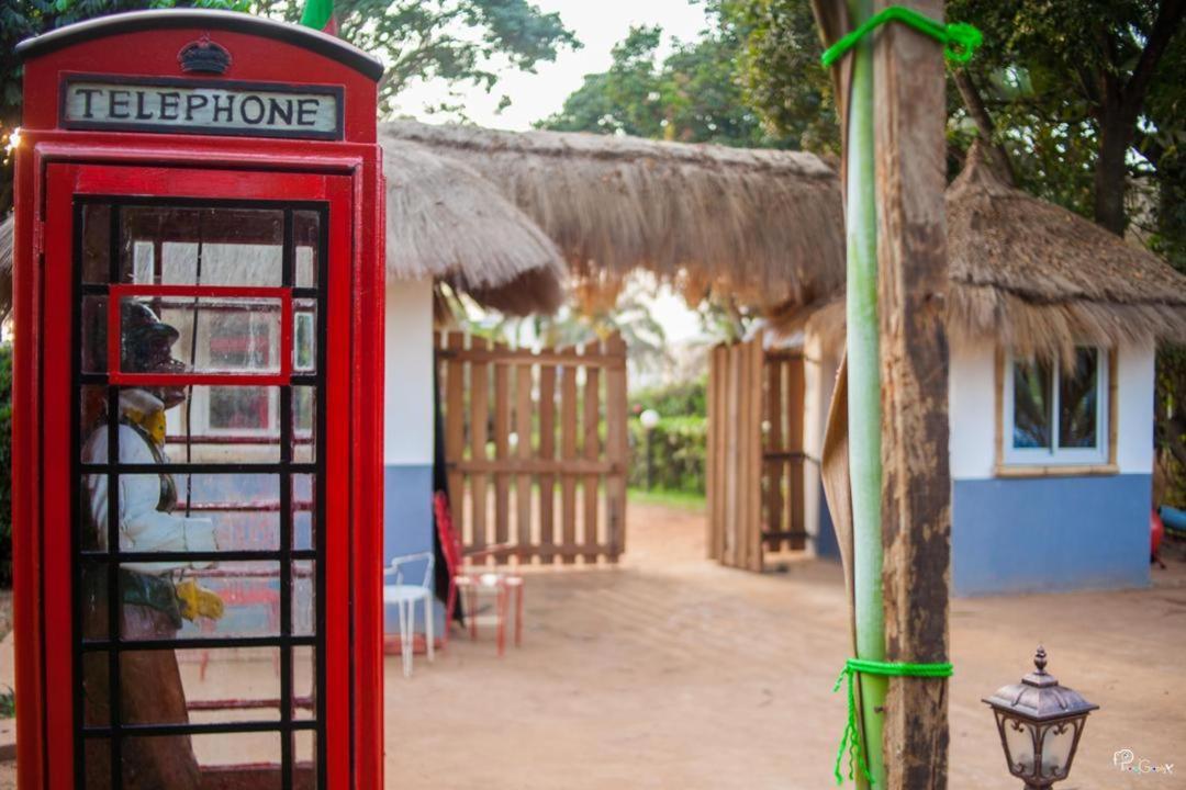Village Noah Yaoundé Eksteriør bilde